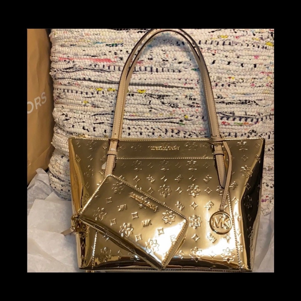 Michael Kors purse and wallet *Metallic*!